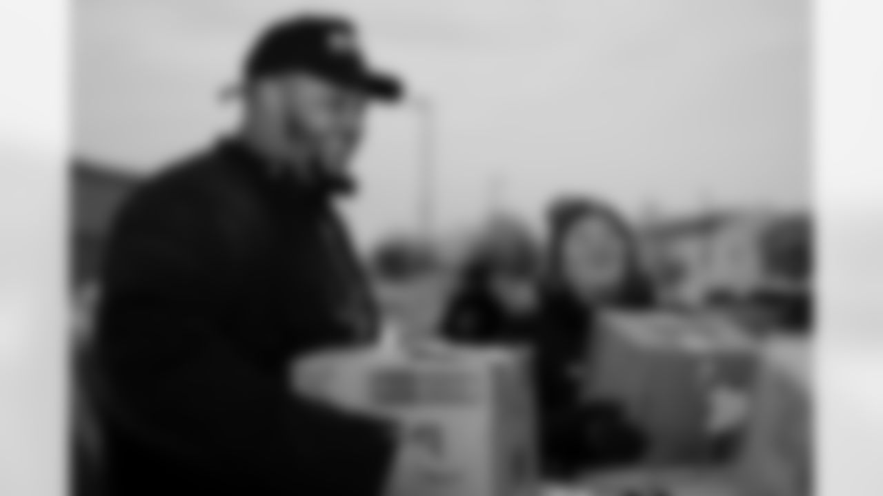 Dion's Dreamers Food Giveaway, December 09, 2025 at the Salvation Army.