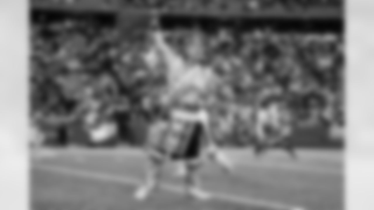 Buffalo Bills vs Tampa Bay Buccaneers, Regular Season, November 16, 2025 at Highmark Stadium.