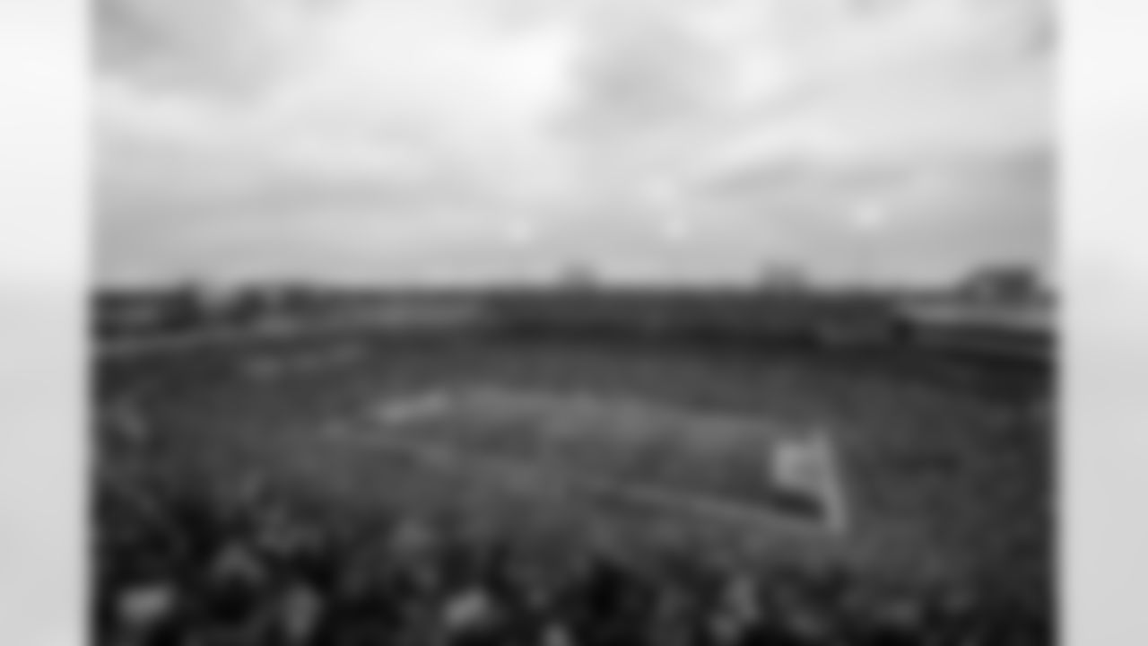 Buffalo Bills vs Tampa Bay Buccaneers, Regular Season, November 16, 2025 at Highmark Stadium.