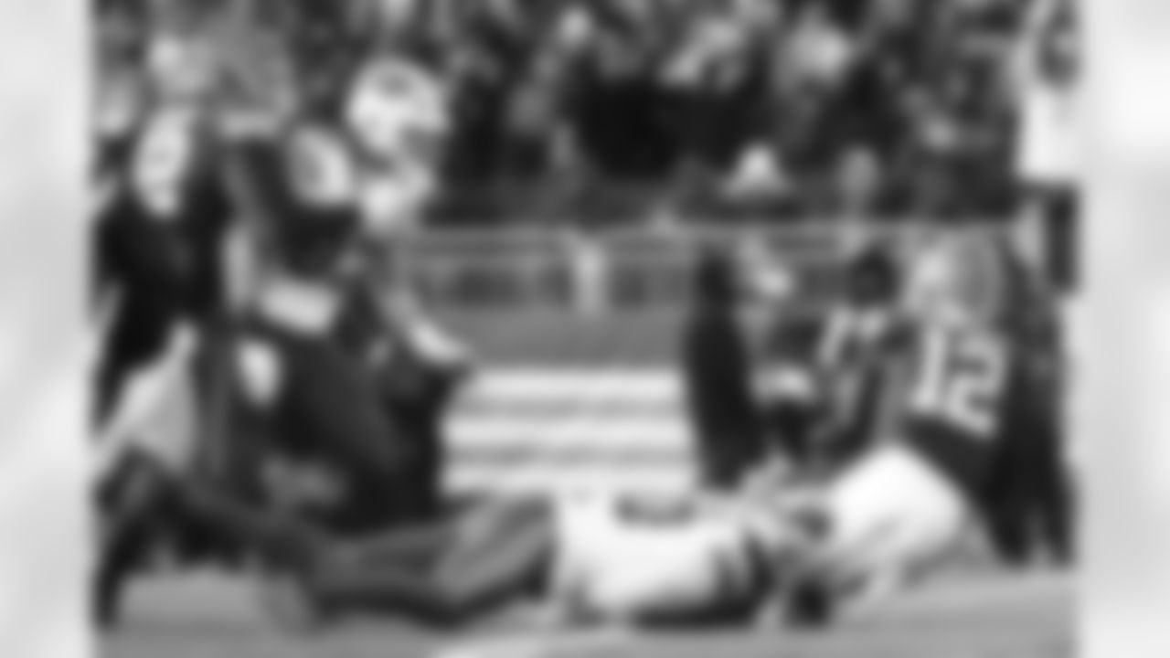 Cleveland Browns vs Buffalo Bills, Regular Season, December 21, 2025 at Huntington Bank Field.