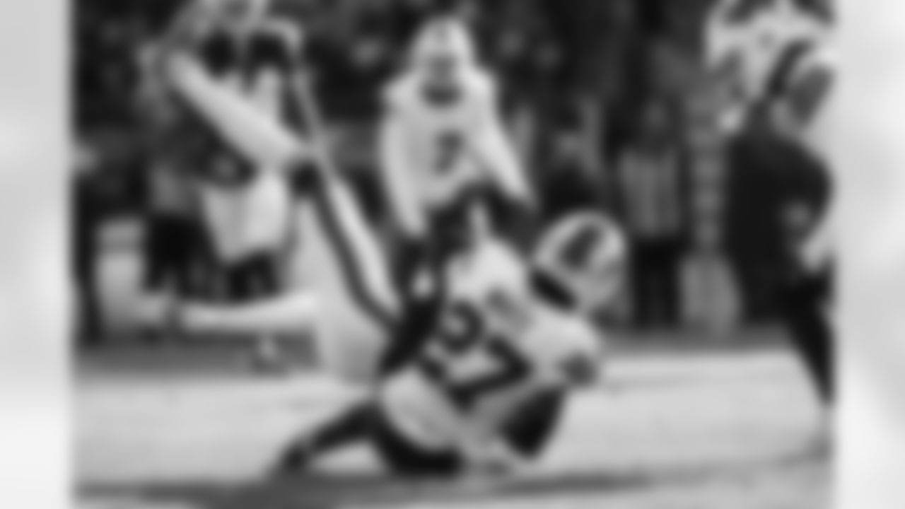 Cleveland Browns vs Buffalo Bills, Regular Season, December 21, 2025 at Huntington Bank Field.