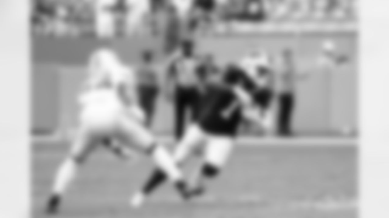 Miami Dolphins vs Buffalo Bills, Regular Season, November 09, 2025 at Hard Rock Stadium.