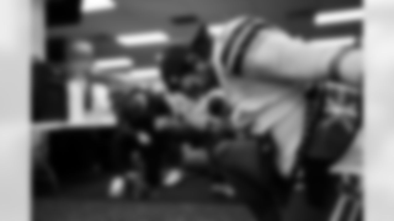 Pittsburgh Steelers vs Buffalo Bills, Regular Season, November 28, 2025 at Acrisure Stadium.