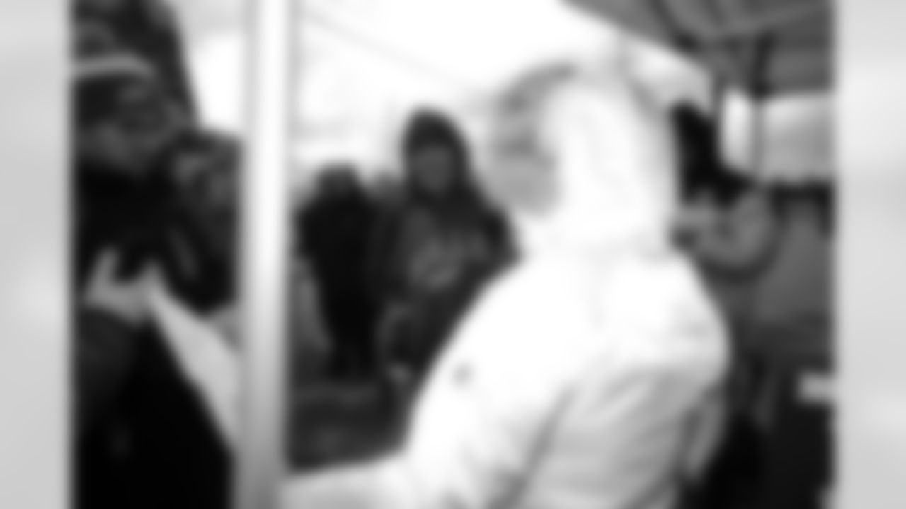 Buffalo Bills vs Tampa Bay Buccaneers, Regular Season, November 16, 2025 at Highmark Stadium.