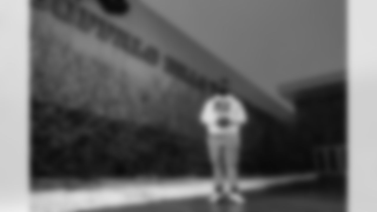 O'Cyrus Torrence (64). Buffalo Bills vs Cincinnati Bengals, Regular Season, December 07, 2025 at Highmark Stadium.