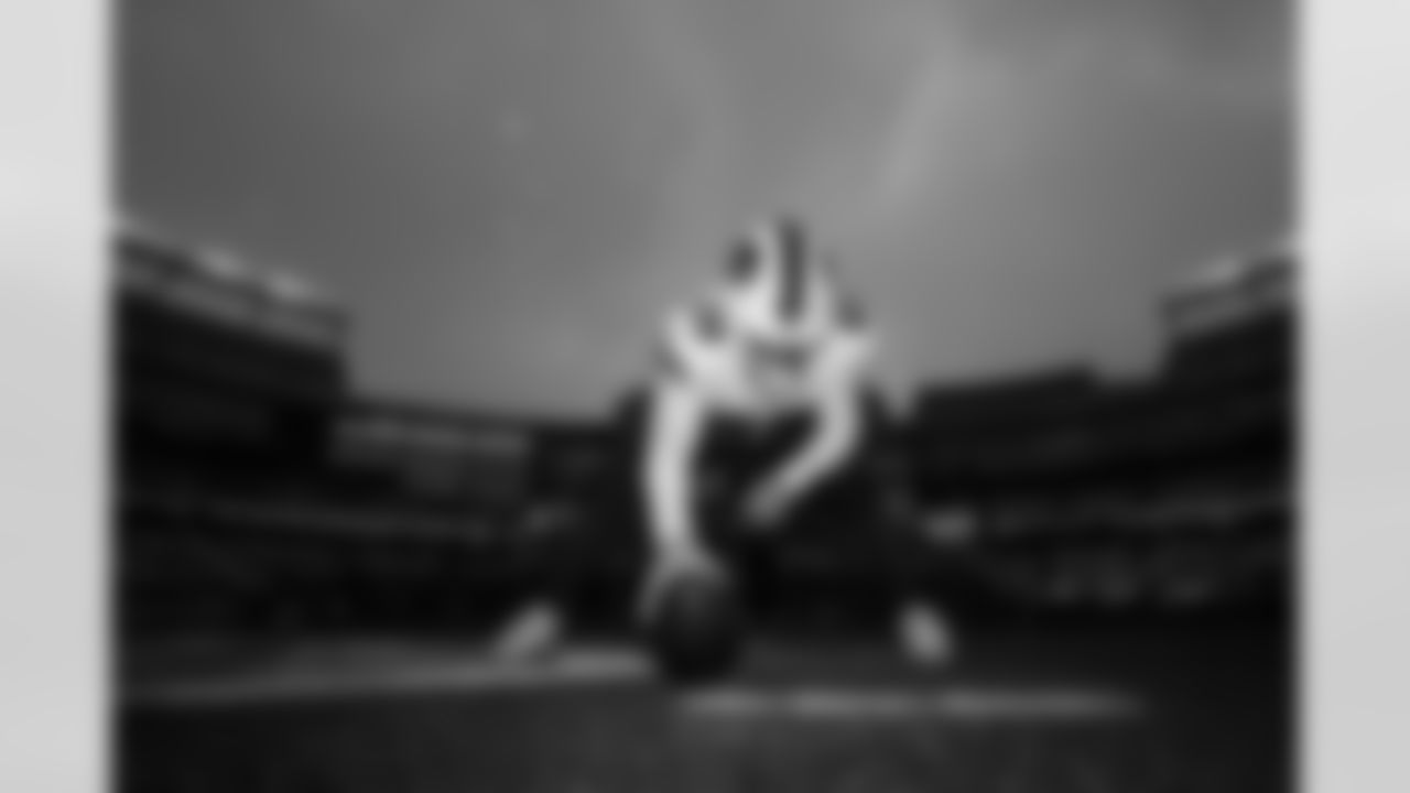 New England Patriots vs Buffalo Bills, Regular Season, December 14, 2025 at Gillette Stadium.