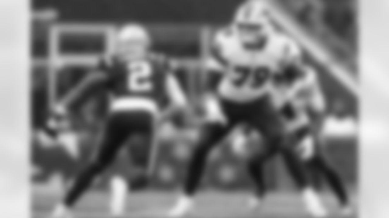 New England Patriots vs Buffalo Bills, Regular Season, December 14, 2025 at Gillette Stadium.