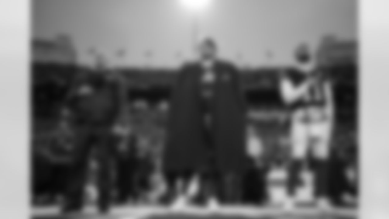 Josh Allen (17), Mitchell Trubisky (11), Sean McDermott. Buffalo Bills vs New York Jets, Regular Season, January 04, 2026 at Highmark Stadium.