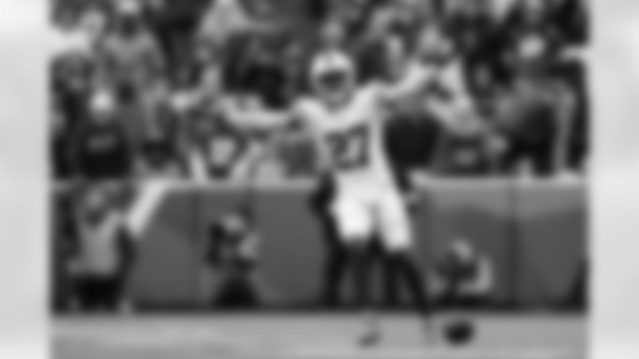 Buffalo Bills vs Tampa Bay Buccaneers, Regular Season, November 16, 2025 at Highmark Stadium.