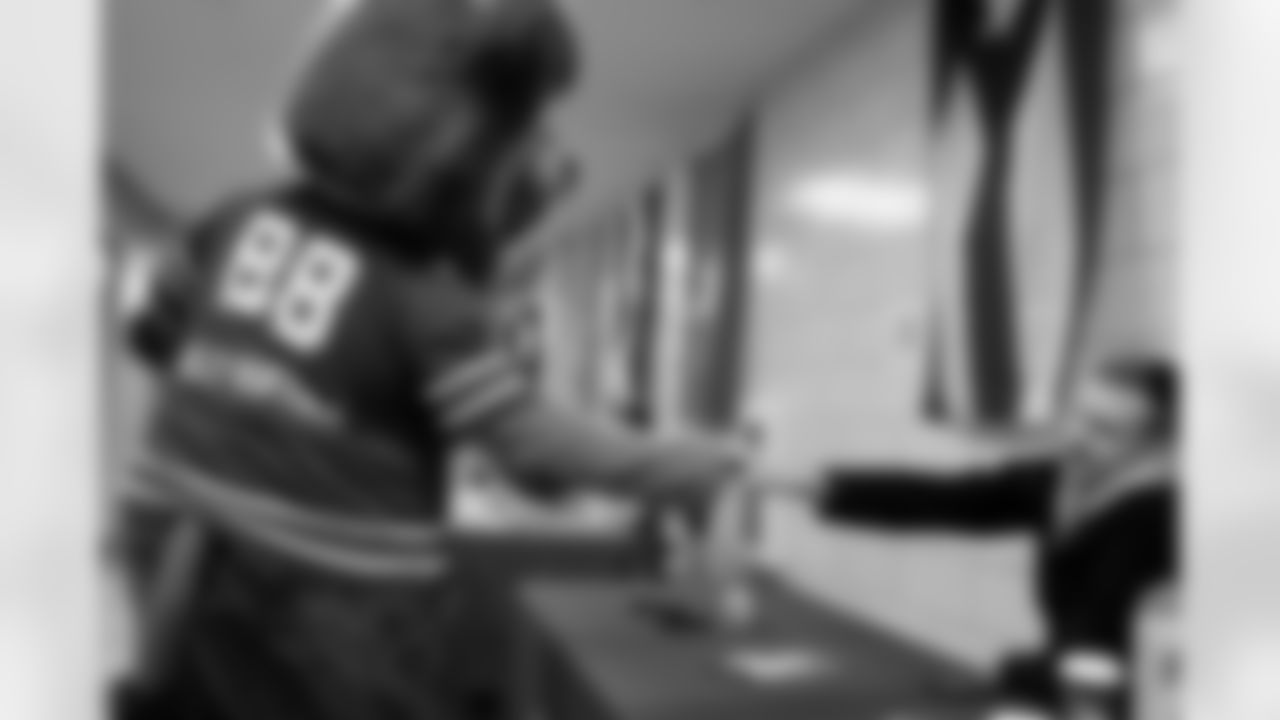 Free Mobile Food Markets, November 01, 2025 at #94 West Hertel Academy.