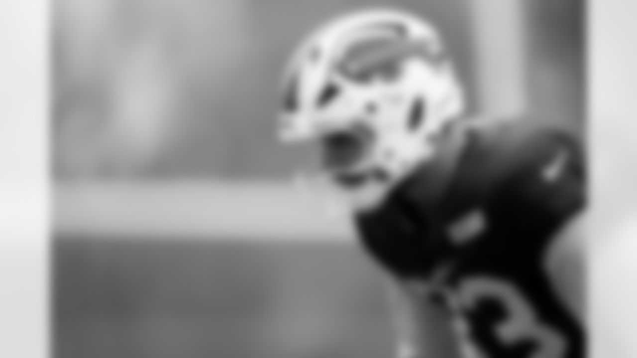 Keleki Latu (83). Buffalo Bills Week 10 Practice, November 05, 2025 at Buffalo Bills Training Center.