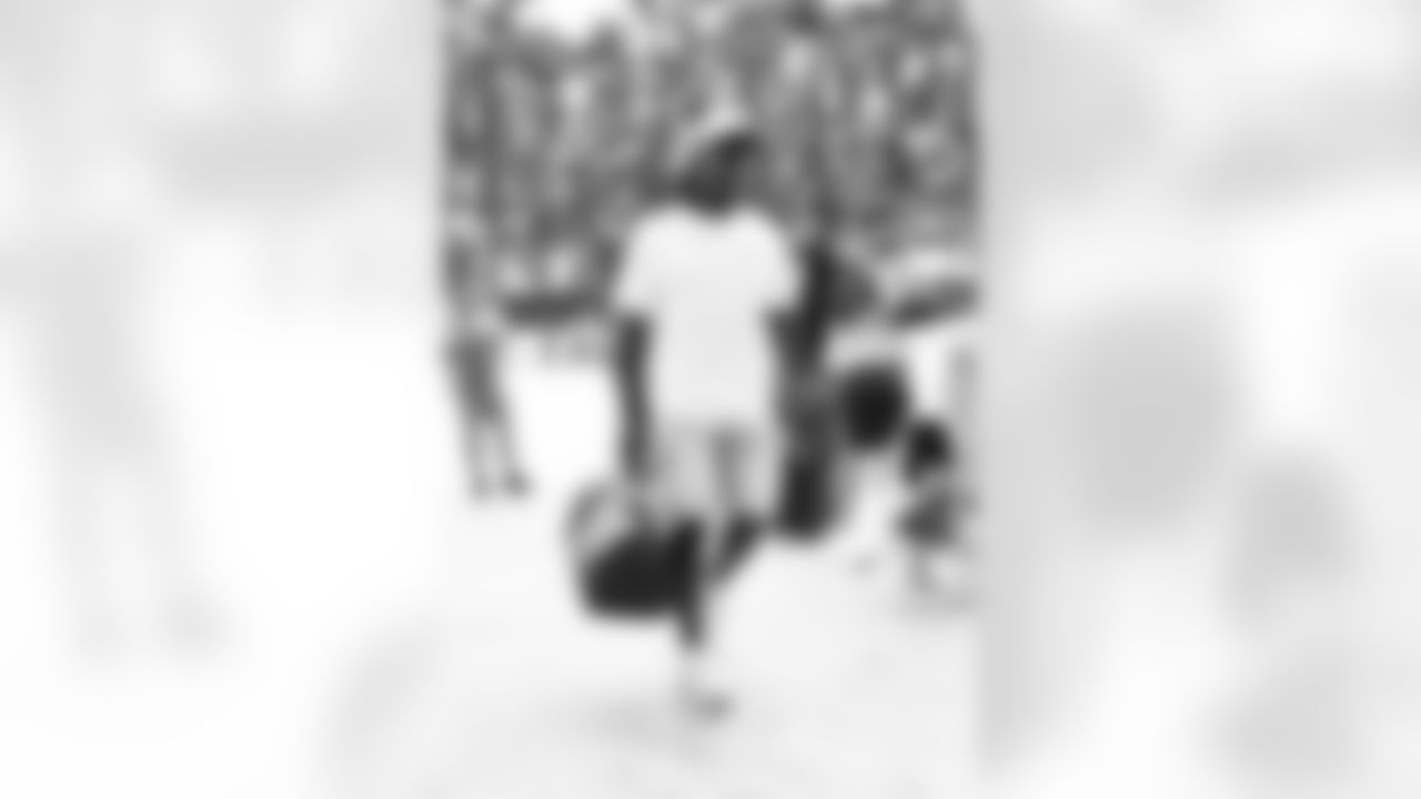 Miami Dolphins vs Buffalo Bills, Regular Season, November 09, 2025 at Hard Rock Stadium.