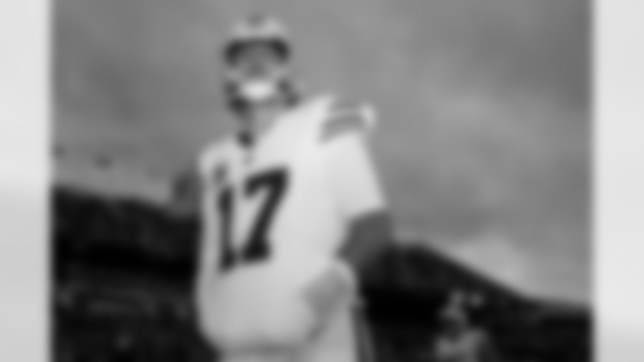 Buffalo Bills vs Tampa Bay Buccaneers, Regular Season, November 16, 2025 at Highmark Stadium.