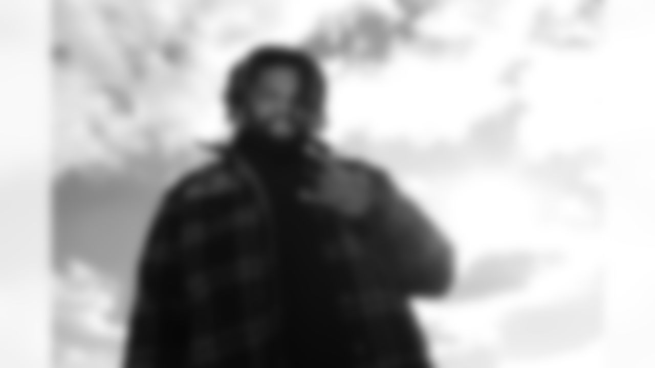 Jordan Phillips (52). Buffalo Bills Travel to Houston, November 19, 2025 at Buffalo Niagara International Airport.