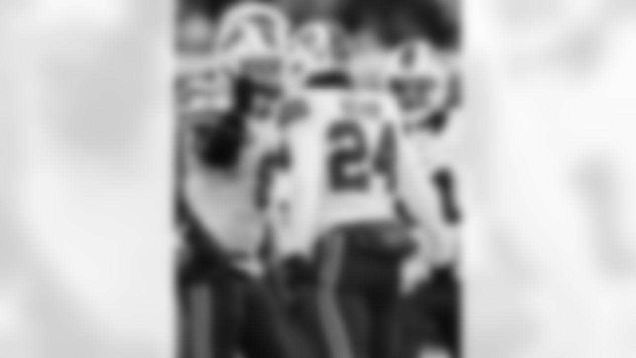 Cleveland Browns vs Buffalo Bills, Regular Season, December 21, 2025 at Huntington Bank Field.