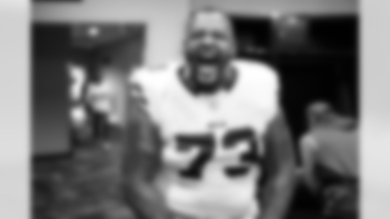 Dion Dawkins (73). Buffalo Bills vs Jacksonville Jaguars, Wild Card Weekend, January 11, 2026 at EverBank Stadium.