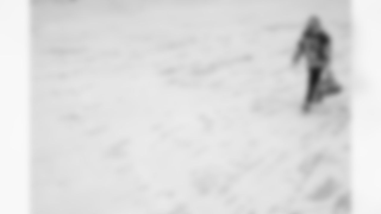 Tylan Grable (68). Buffalo Bills travel to Cleveland, December 20, 2025 at Buffalo Niagara International Airport.