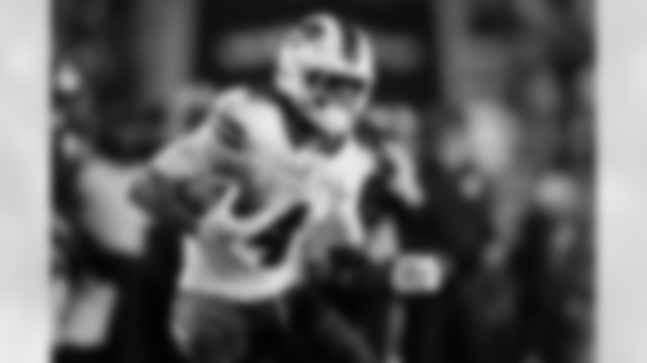 Pittsburgh Steelers vs Buffalo Bills, Regular Season, November 30, 2025 at Acrisure Stadium.