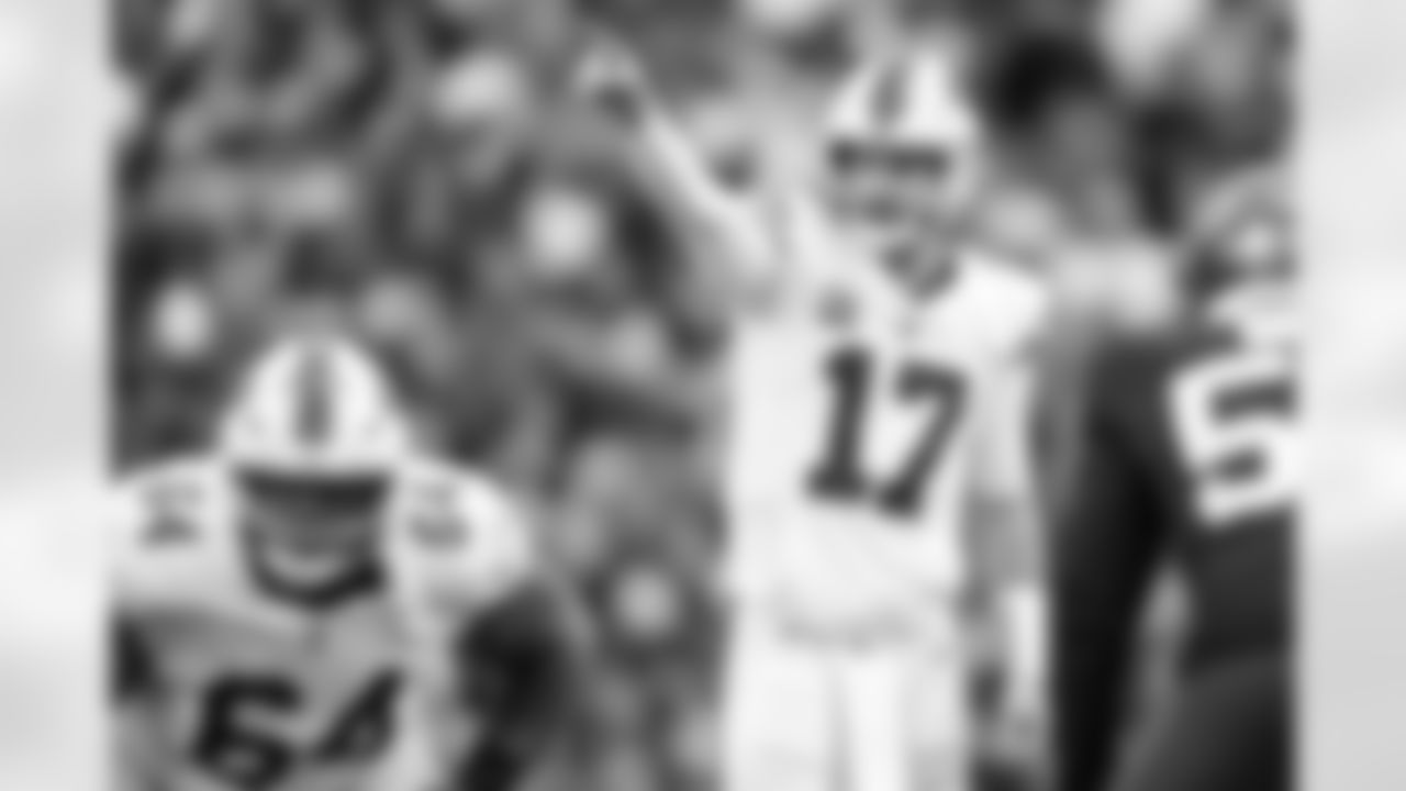 Buffalo Bills vs Tampa Bay Buccaneers, Regular Season, November 16, 2025 at Highmark Stadium.