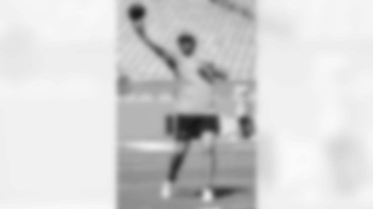 Miami Dolphins vs Buffalo Bills, Regular Season, November 09, 2025 at Hard Rock Stadium.