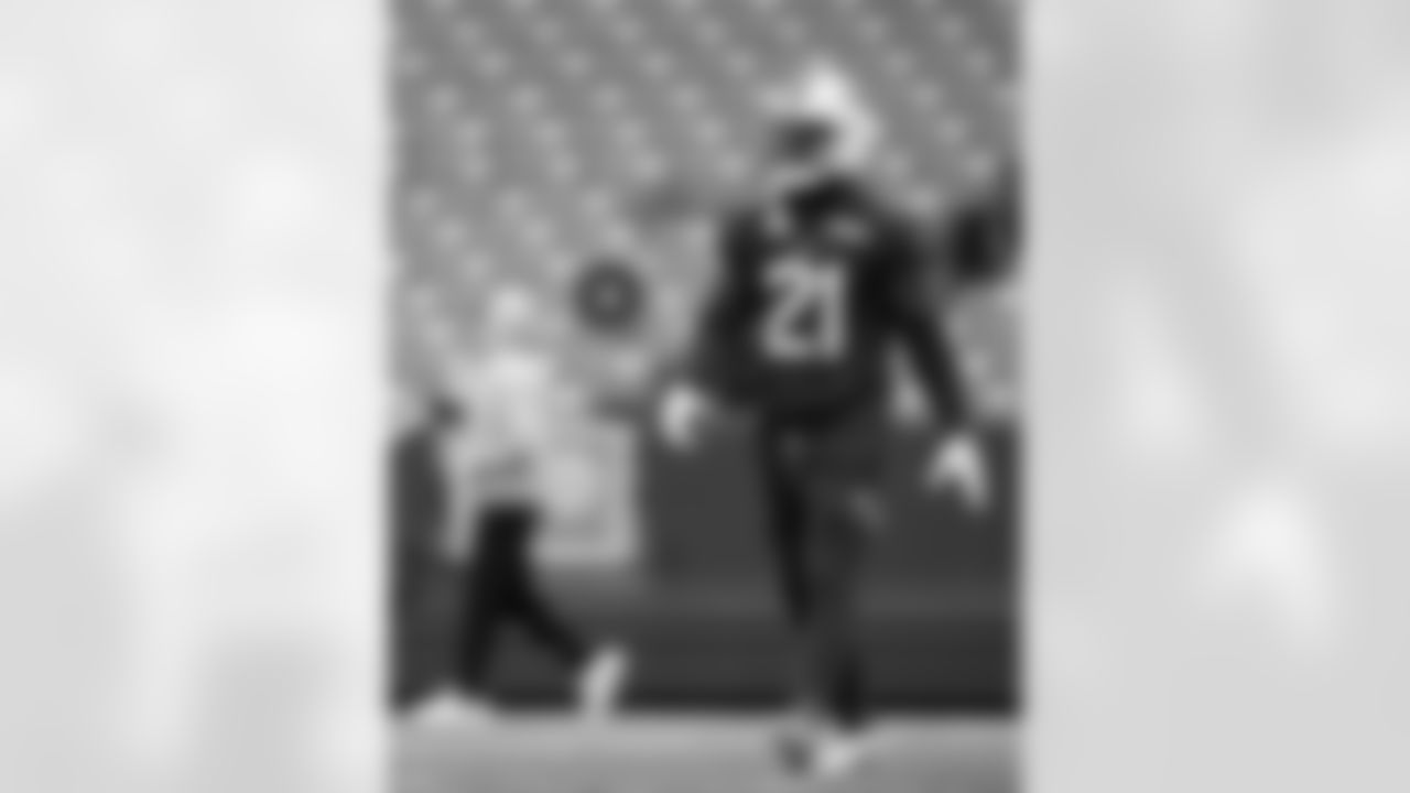 Jordan Poyer (21). Buffalo Bills Week 11 Practice, November 14, 2025 at Highmark Stadium.