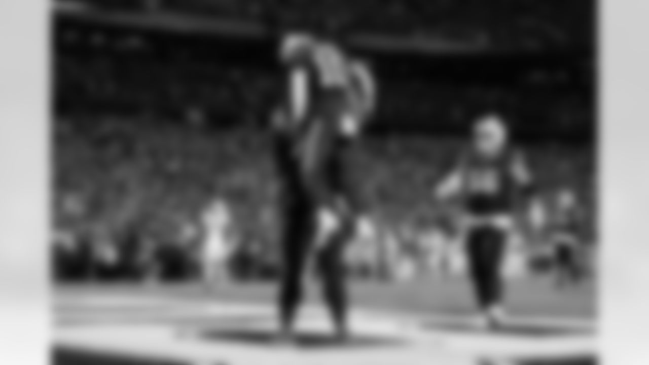 Buffalo Bills vs Miami Dolphins, Regular Season, September 18, 2025 at Highmark Stadium.