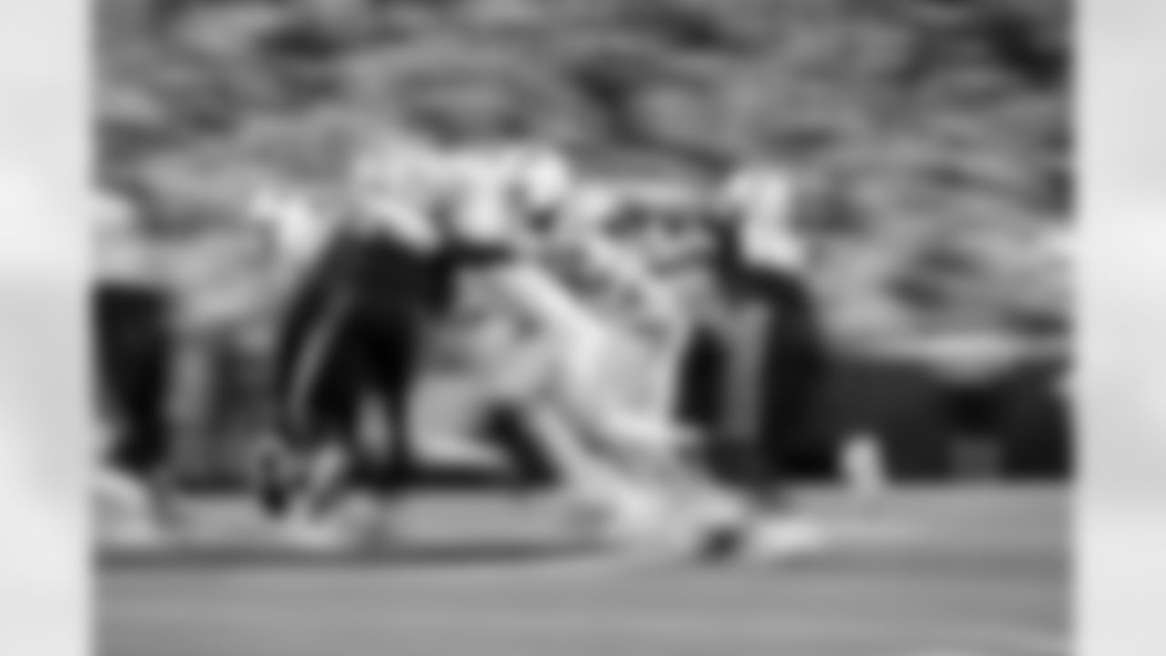 Buffalo Bills vs New England Patriots, Regular Season, October 05, 2025 at Highmark Stadium.