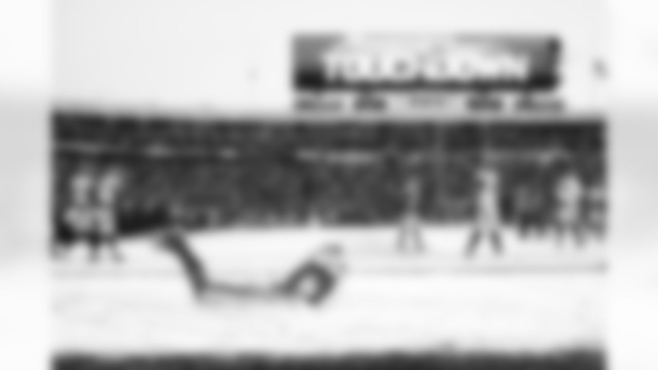 James Cook (4). Buffalo Bills vs Cincinnati Bengals, Regular Season, December 07, 2025 at Highmark Stadium.