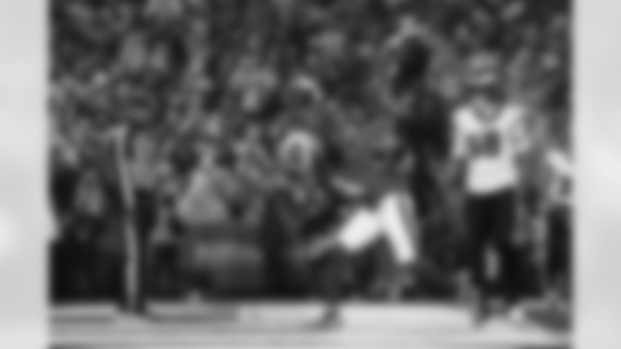 Buffalo Bills vs Philadelphia Eagles, Regular Season, December 28, 2025 at Highmark Stadium.