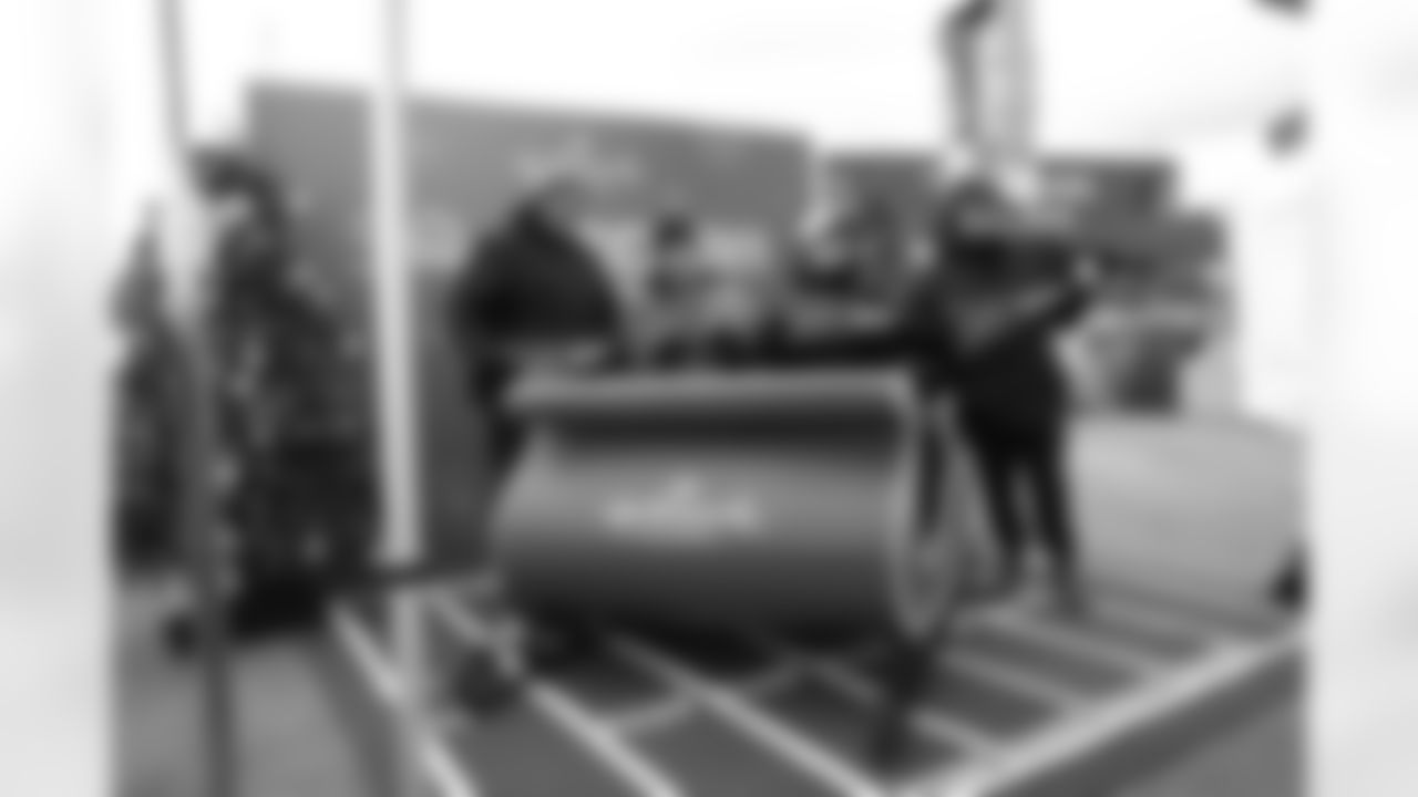 Buffalo Bills vs Tampa Bay Buccaneers, Regular Season, November 16, 2025 at Highmark Stadium.