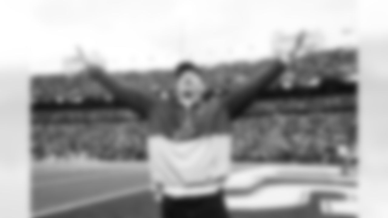 Buffalo Bills vs Tampa Bay Buccaneers, Regular Season, November 16, 2025 at Highmark Stadium.