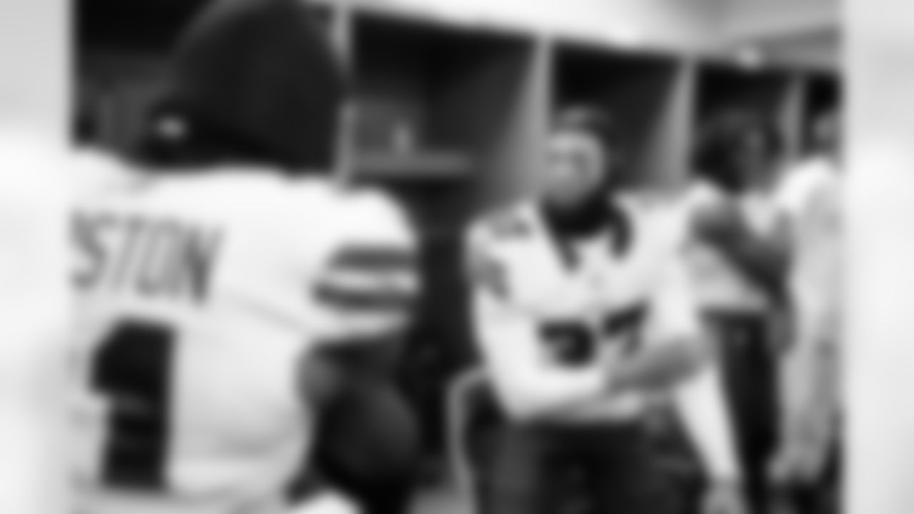 Pittsburgh Steelers vs Buffalo Bills, Regular Season, November 28, 2025 at Acrisure Stadium.