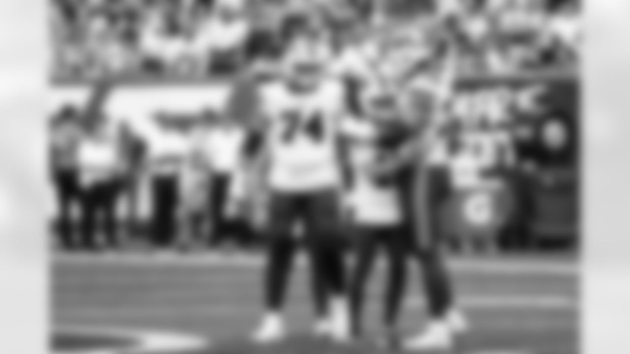 New York Jets vs Buffalo Bills, Regular Season, September 14, 2025 at Metlife Stadium.