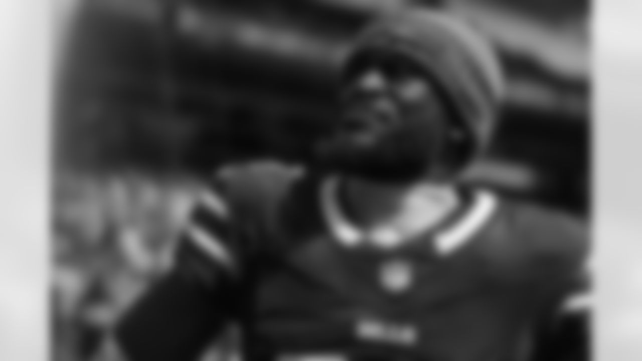 Miami Dolphins vs Buffalo Bills, Regular Season, November 09, 2025 at Hard Rock Stadium.