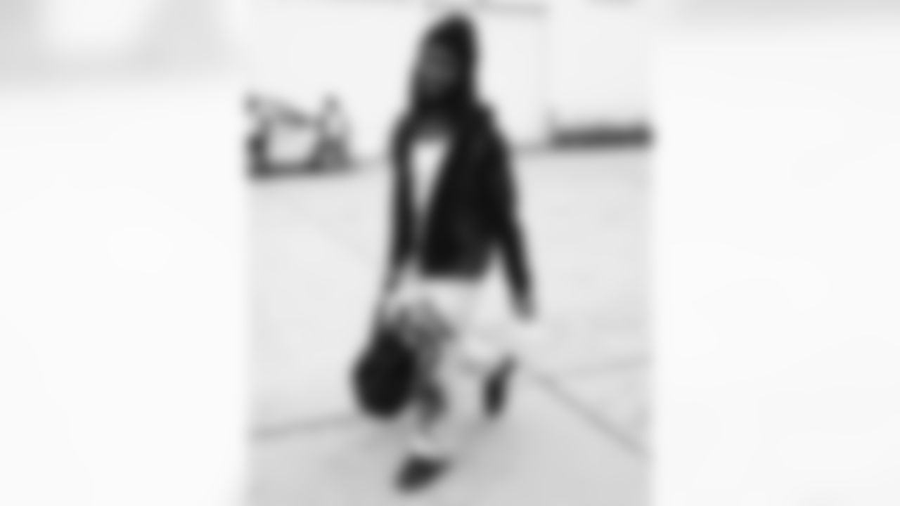 James Cook (4). Buffalo Bills travel to Cleveland, December 20, 2025 at Buffalo Niagara International Airport.