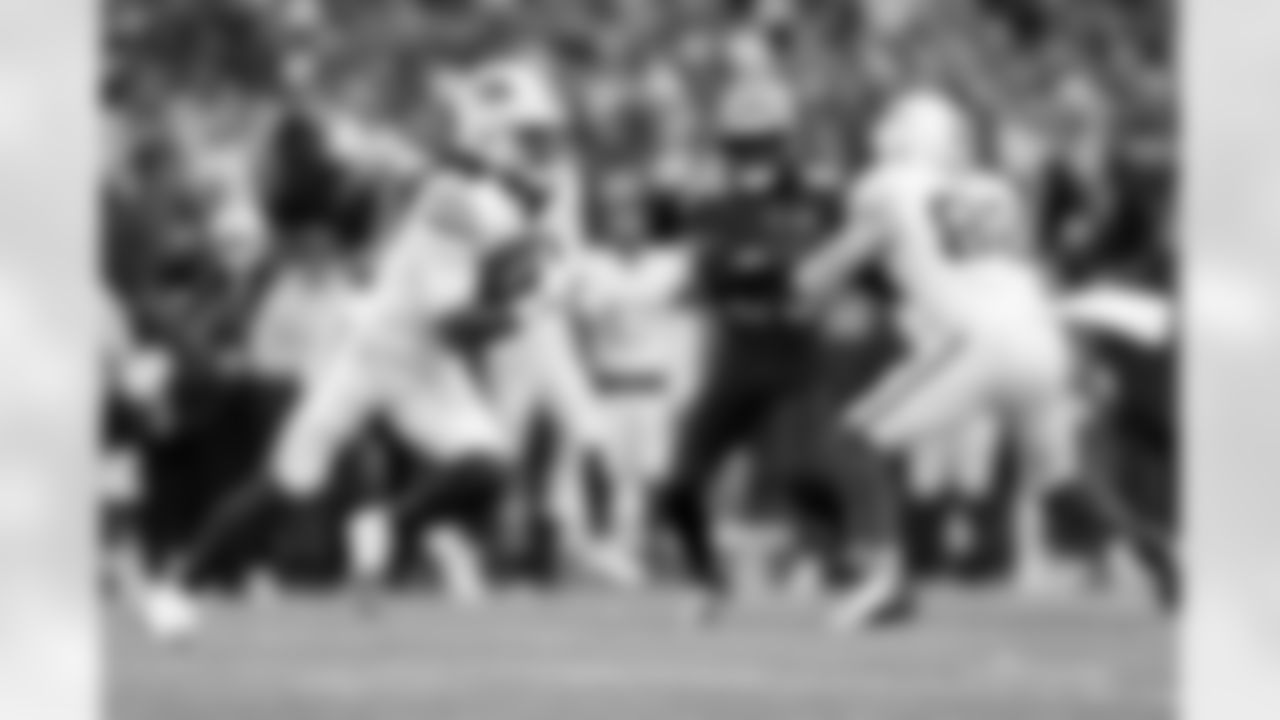 Buffalo Bills vs Tampa Bay Buccaneers, Regular Season, November 16, 2025 at Highmark Stadium.