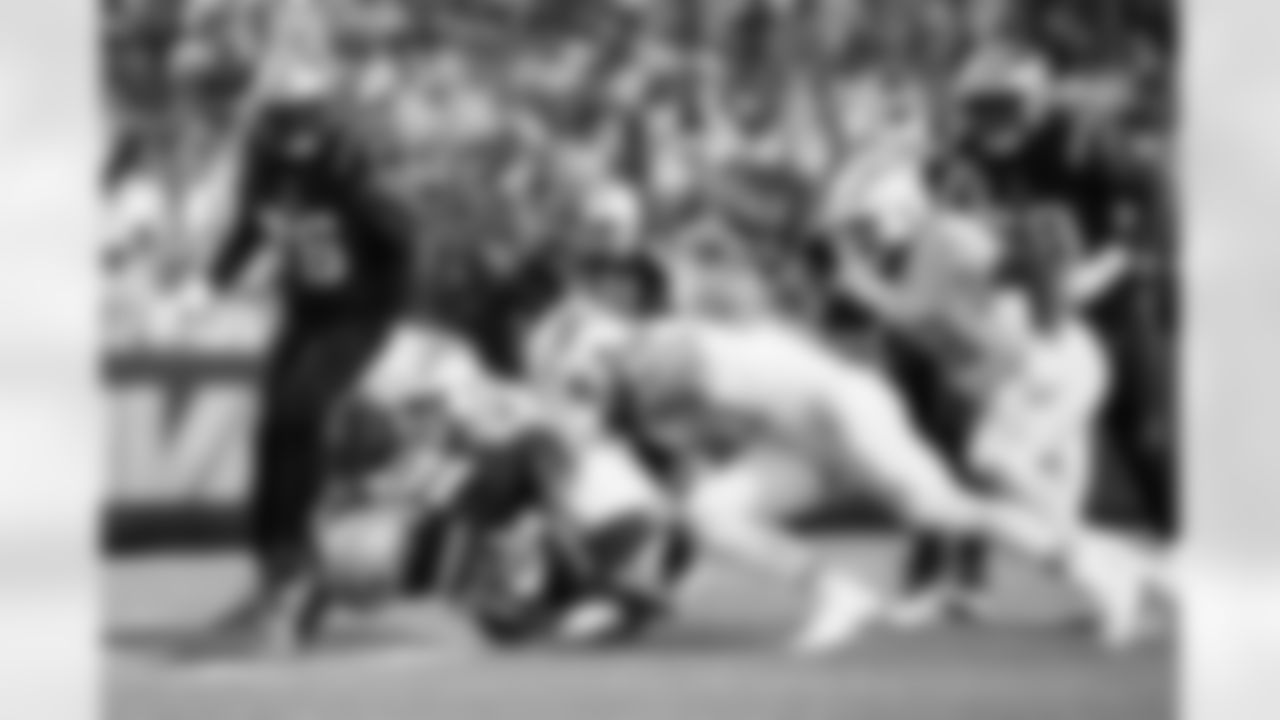 Buffalo Bills vs New England Patriots, Regular Season, October 05, 2025 at Highmark Stadium.