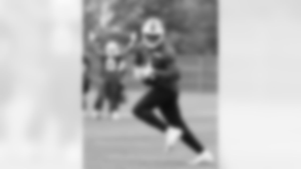 Curtis Samuel (1). Buffalo Bills OTA workouts, May 27, 2025 at the Buffalo Bills Training Center.