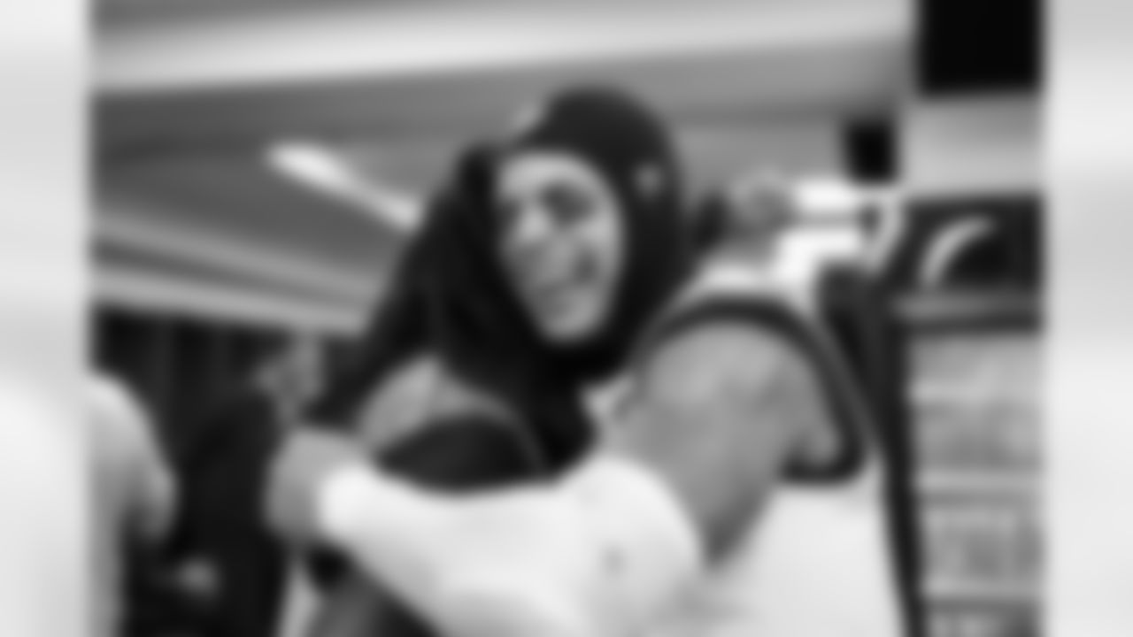 Pittsburgh Steelers vs Buffalo Bills, Regular Season, November 28, 2025 at Acrisure Stadium.