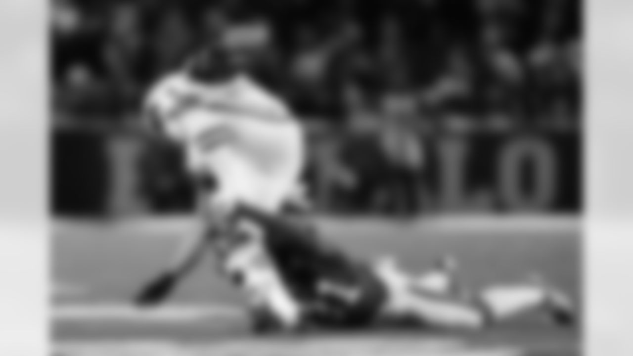 Buffalo Bills vs New York Jets, Regular Season, January 04, 2026 at Highmark Stadium.