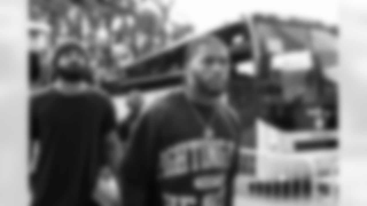 Miami Dolphins vs Buffalo Bills, Regular Season, November 09, 2025 at Hard Rock Stadium.