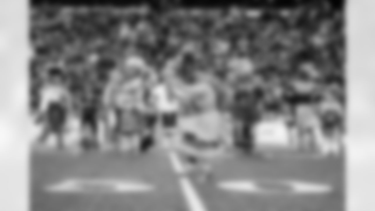 Buffalo Bills vs Tampa Bay Buccaneers, Regular Season, November 16, 2025 at Highmark Stadium.