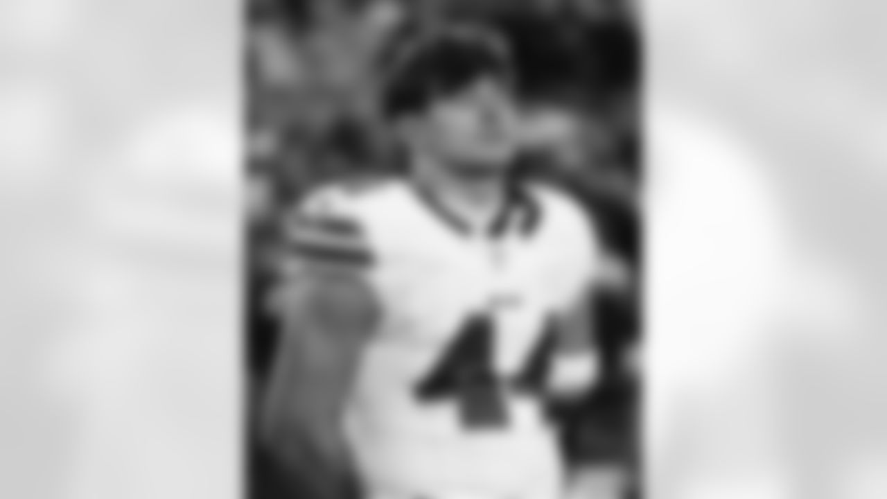 Pittsburgh Steelers vs Buffalo Bills, Regular Season, November 30, 2025 at Acrisure Stadium.