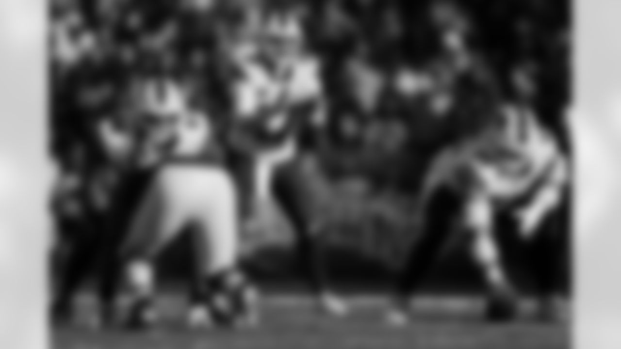 Cleveland Browns vs Buffalo Bills, Regular Season, December 21, 2025 at Huntington Bank Field.