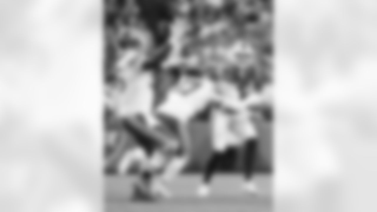 Buffalo Bills vs Kansas City Chiefs, Regular Season, November 02, 2025 at Highmark Stadium.