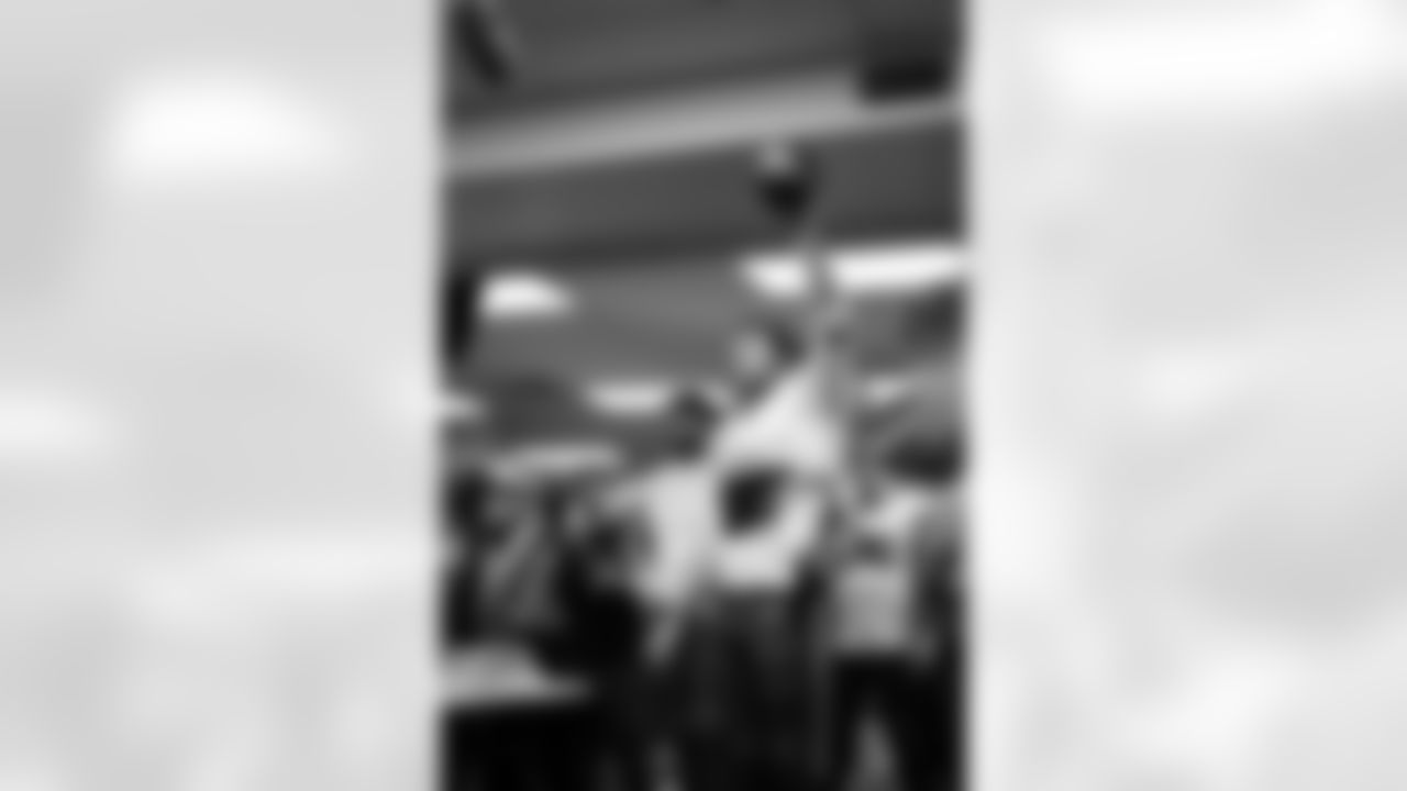 Pittsburgh Steelers vs Buffalo Bills, Regular Season, November 28, 2025 at Acrisure Stadium.