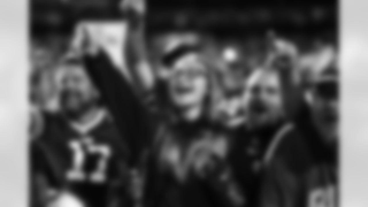 Buffalo Bills vs Miami Dolphins, Regular Season, September 18, 2025 at Highmark Stadium.