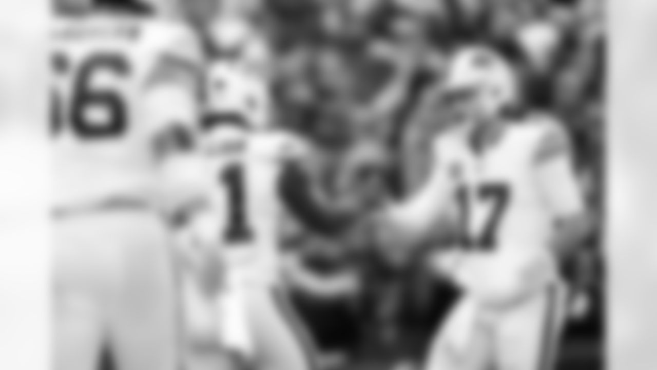 Buffalo Bills vs Tampa Bay Buccaneers, Regular Season, November 16, 2025 at Highmark Stadium.