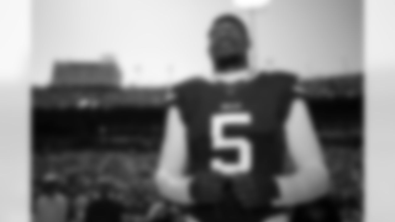 Buffalo Bills vs New Orleans Saints, Regular Season, September 28, 2025 at Highmark Stadium.