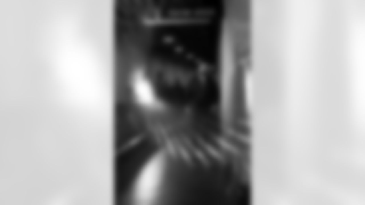 Pittsburgh Steelers vs Buffalo Bills, Regular Season, November 30, 2025 at Acrisure Stadium.